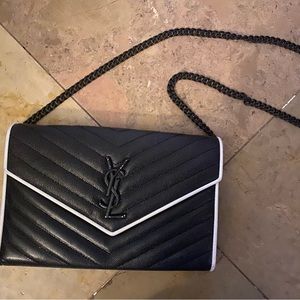YSL SAINT LAURENT Grain De Poudre Matelasse Monogram Chain Wallet Bag purse NWOT